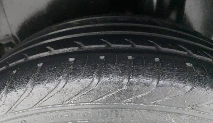 2014 Volkswagen Polo HIGHLINE1.2L, Petrol, Manual, 49,905 km, Left Rear Tyre Tread