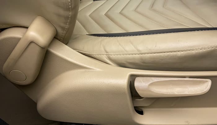 2014 Volkswagen Polo HIGHLINE1.2L, Petrol, Manual, 49,905 km, Driver Side Adjustment Panel