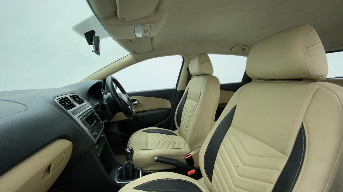 2014 Volkswagen Polo HIGHLINE1.2L, Petrol, Manual, 49,905 km, Right Side Front Door Cabin