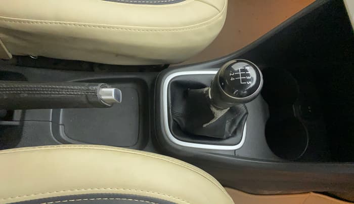 2014 Volkswagen Polo HIGHLINE1.2L, Petrol, Manual, 49,905 km, Gear Lever