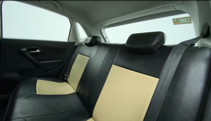 2016 Volkswagen Polo COMFORTLINE 1.2L, Petrol, Manual, 50,695 km, Right Side Rear Door Cabin