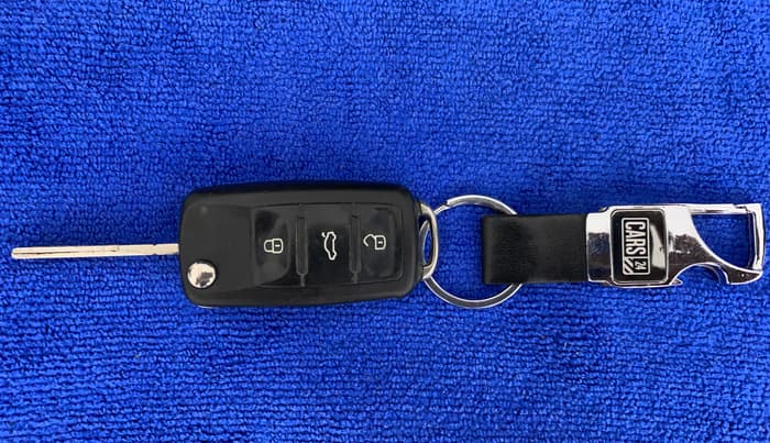 2016 Volkswagen Polo COMFORTLINE 1.2L, Petrol, Manual, 50,695 km, Key Close Up