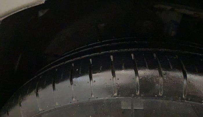 2018 Maruti Swift ZXI AMT, Petrol, Automatic, 85,881 km, Left Front Tyre Tread