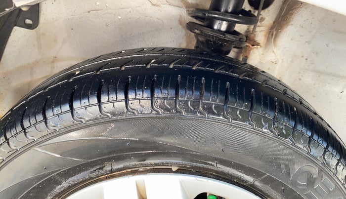 2017 Maruti Alto 800 LXI, Petrol, Manual, 74,892 km, Left Front Tyre Tread