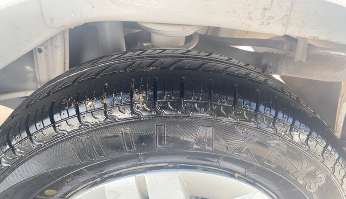 2017 Maruti Alto 800 LXI, Petrol, Manual, 74,892 km, Left Rear Tyre Tread