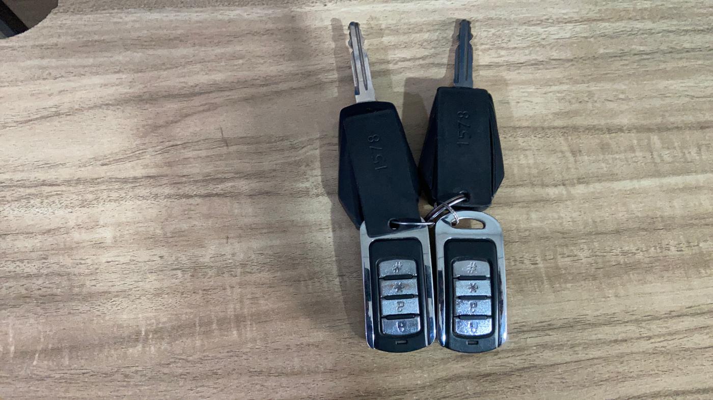2019 Mahindra KUV 100 NXT K2 P 6 STR, Petrol, Manual, 40,324 km, Key Close Up