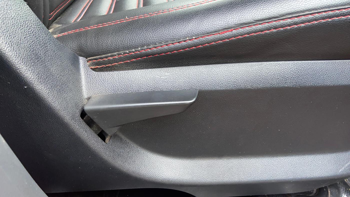 2019 Mahindra KUV 100 NXT K2 P 6 STR, Petrol, Manual, 40,324 km, Driver Side Adjustment Panel