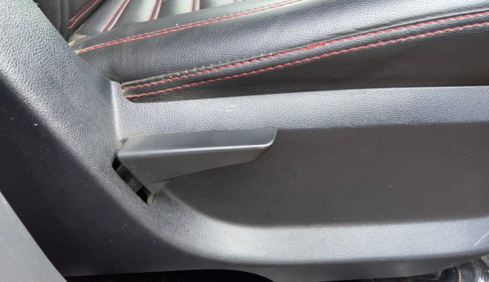 2019 Mahindra KUV 100 NXT K2 P 6 STR, Petrol, Manual, 40,305 km, Driver Side Adjustment Panel