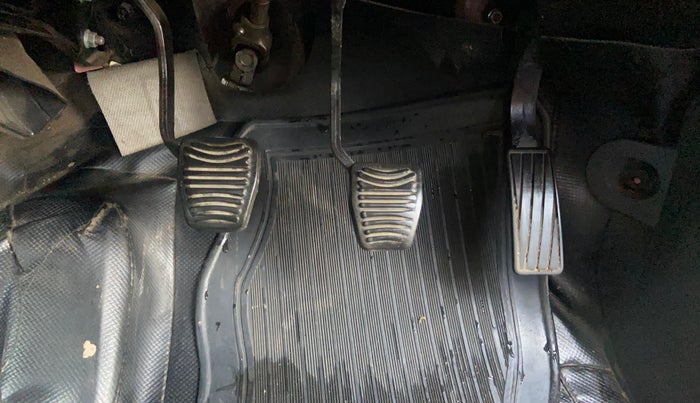 2019 Mahindra KUV 100 NXT K2 P 6 STR, Petrol, Manual, 40,305 km, Pedals