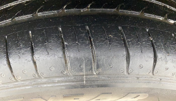 2012 Maruti Ritz ZXI, Petrol, Manual, 38,241 km, Left Front Tyre Tread