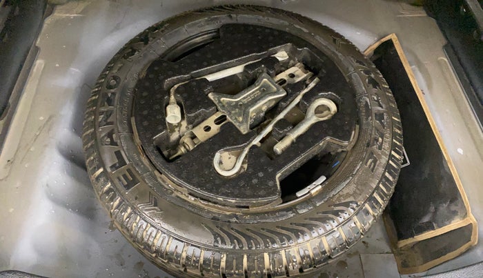 2016 Maruti S Cross ALPHA 1.6, Diesel, Manual, 1,02,946 km, Spare Tyre