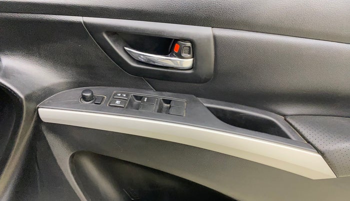 2016 Maruti S Cross ALPHA 1.6, Diesel, Manual, 1,02,946 km, Driver Side Door Panels Control