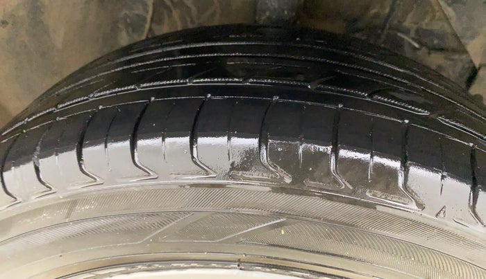 2016 Maruti S Cross ALPHA 1.6, Diesel, Manual, 1,02,946 km, Right Front Tyre Tread