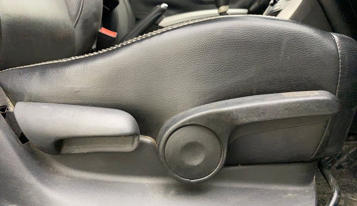 2016 Maruti S Cross ALPHA 1.6, Diesel, Manual, 1,02,946 km, Driver Side Adjustment Panel