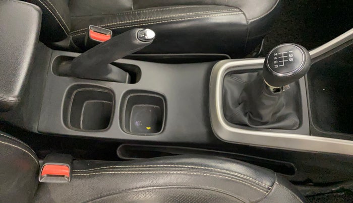 2016 Maruti S Cross ALPHA 1.6, Diesel, Manual, 1,02,946 km, Gear Lever