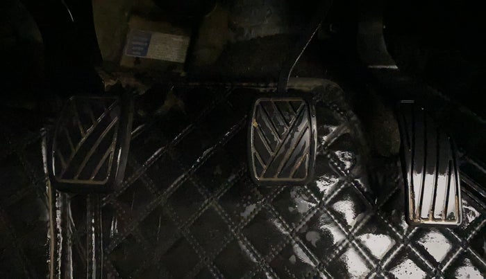 2016 Maruti S Cross ALPHA 1.6, Diesel, Manual, 1,02,946 km, Pedals