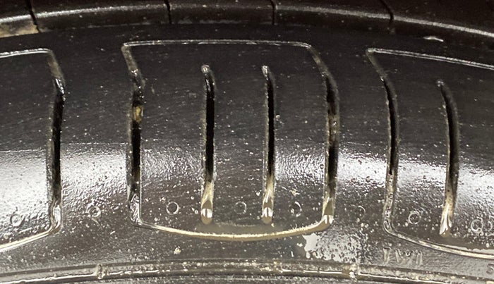 2013 Volkswagen Polo GT TSI AT, Petrol, Automatic, 1,03,446 km, Left Front Tyre Tread