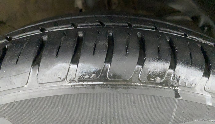 2018 Maruti Swift VXI, Petrol, Manual, 57,871 km, Right Front Tyre Tread