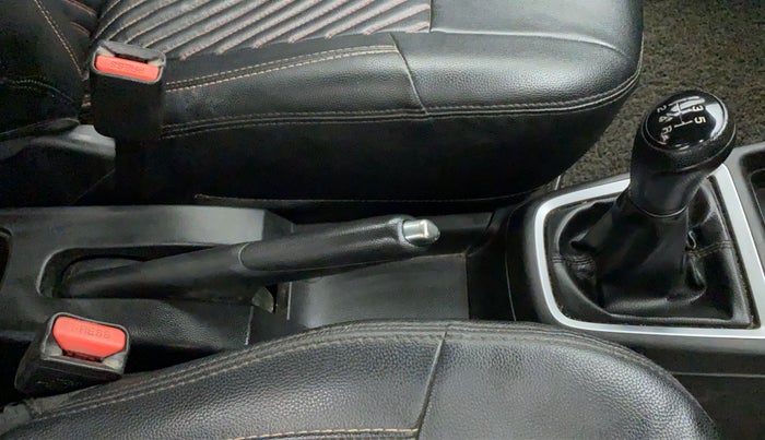 2018 Maruti Swift VXI, Petrol, Manual, 57,871 km, Gear Lever