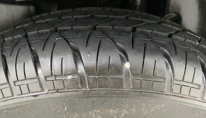 2018 Maruti Swift VXI, Petrol, Manual, 57,871 km, Left Rear Tyre Tread