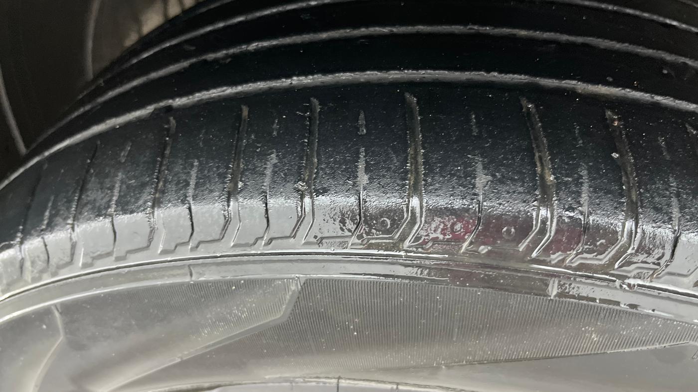 2021 Hyundai VENUE SX PLUS 1.0 TURBO DCT, Petrol, Automatic, 37,944 km, Left Front Tyre Tread