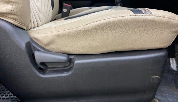 2018 Maruti Wagon R 1.0 VXI, Petrol, Manual, 58,458 km, Driver Side Adjustment Panel