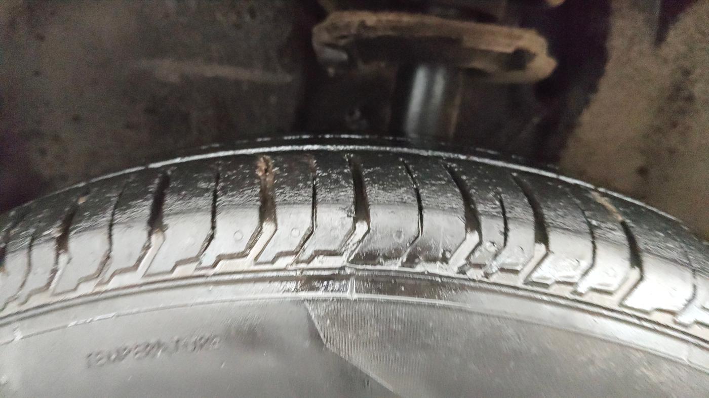 2023 Tata PUNCH ADVENTURE MT, Petrol, Manual, 38,755 km, Left Front Tyre Tread