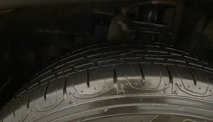 2017 Jeep Compass LIMITED 1.4 PETROL AT, Petrol, Automatic, 72,758 km, Left Front Tyre Tread