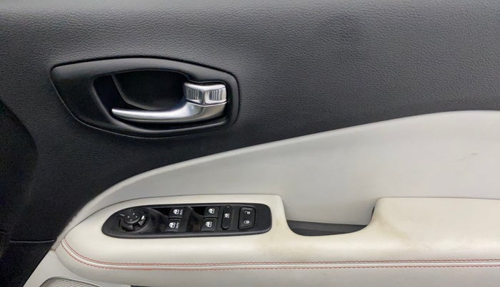 2017 Jeep Compass LIMITED 1.4 PETROL AT, Petrol, Automatic, 72,758 km, Driver Side Door Panels Control