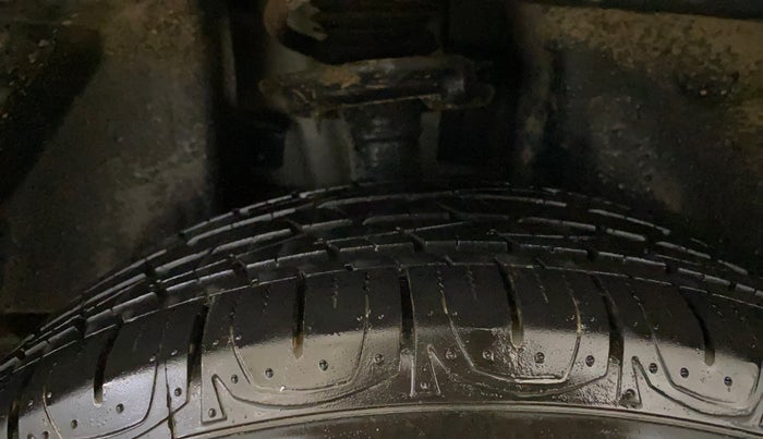 2017 Jeep Compass LIMITED 1.4 PETROL AT, Petrol, Automatic, 72,758 km, Right Rear Tyre Tread