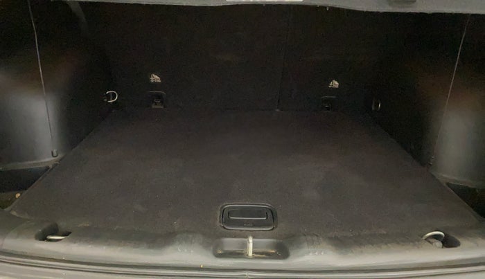 2017 Jeep Compass LIMITED 1.4 PETROL AT, Petrol, Automatic, 72,758 km, Boot Inside