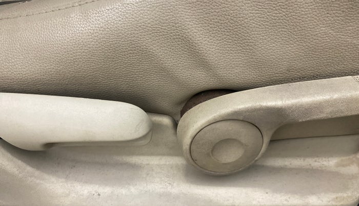 2014 Maruti Ciaz ZDI+, Diesel, Manual, 96,782 km, Driver Side Adjustment Panel