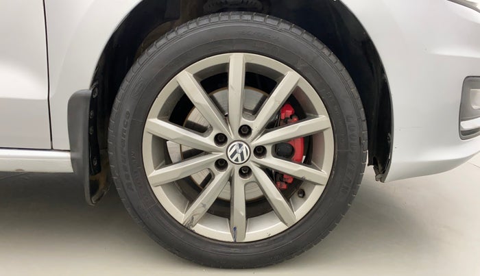 2017 Volkswagen Vento HIGHLINE PETROL AT, Petrol, Automatic, 64,808 km, Right Front Wheel