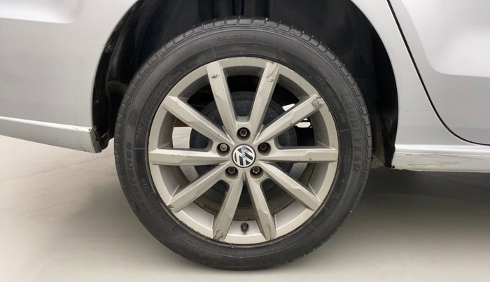 2017 Volkswagen Vento HIGHLINE PETROL AT, Petrol, Automatic, 64,808 km, Right Rear Wheel