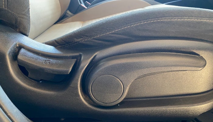 2018 Hyundai Elite i20 ASTA 1.2 (O), Petrol, Manual, 68,964 km, Driver Side Adjustment Panel