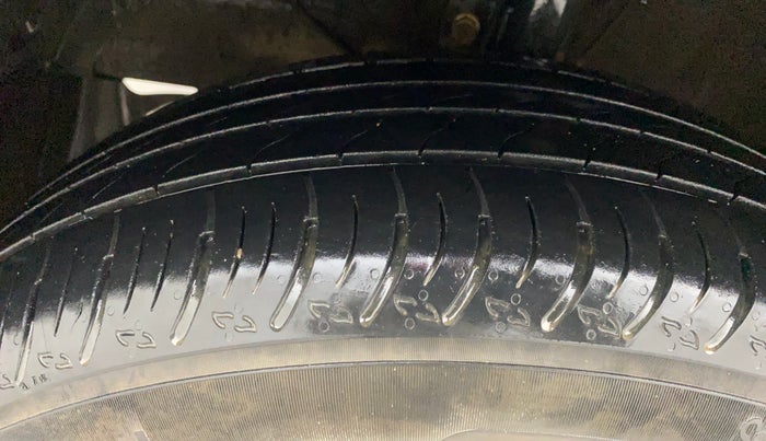 2023 Maruti XL6 ZETA MT, Petrol, Manual, 35,275 km, Left Front Tyre Tread