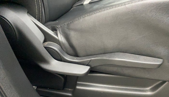 2023 Maruti XL6 ZETA MT, Petrol, Manual, 35,275 km, Driver Side Adjustment Panel