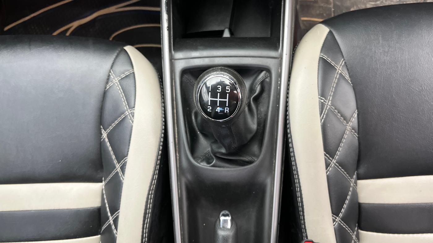 2021 Maruti Baleno ZETA PETROL 1.2, Petrol, Manual, 60,409 km, Gear Lever