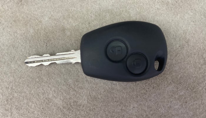 2013 Nissan Terrano XL D THP 110 PS, Diesel, Manual, 1,42,835 km, Key Close Up