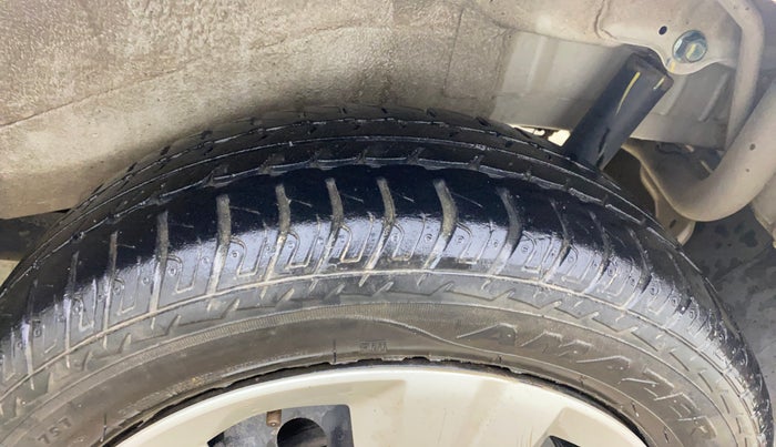 2017 Maruti Wagon R 1.0 VXI, Petrol, Manual, 39,276 km, Left Rear Tyre Tread