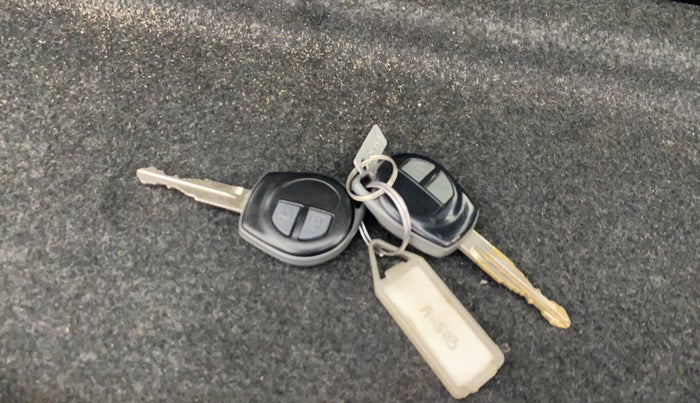 2017 Maruti Wagon R 1.0 VXI, Petrol, Manual, 39,276 km, Key Close Up