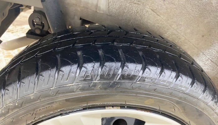 2017 Maruti Wagon R 1.0 VXI, Petrol, Manual, 39,276 km, Right Rear Tyre Tread