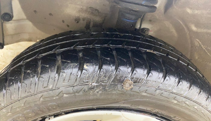 2017 Maruti Wagon R 1.0 VXI, Petrol, Manual, 39,276 km, Left Front Tyre Tread