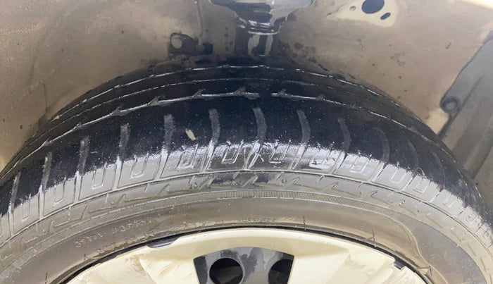 2017 Maruti Wagon R 1.0 VXI, Petrol, Manual, 39,276 km, Right Front Tyre Tread