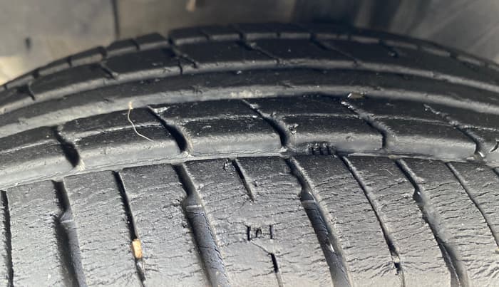 2018 Datsun Redi Go T (O), Petrol, Manual, 38,464 km, Left Front Tyre Tread