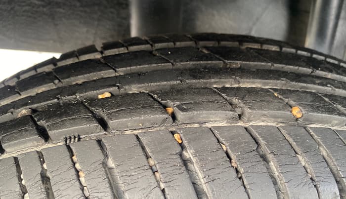 2018 Datsun Redi Go T (O), Petrol, Manual, 38,464 km, Right Rear Tyre Tread