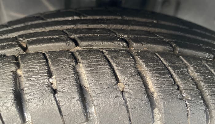 2018 Datsun Redi Go T (O), Petrol, Manual, 38,464 km, Right Front Tyre Tread