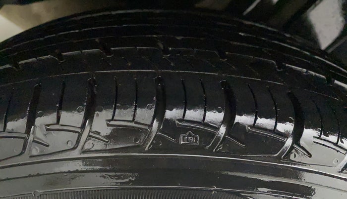 2017 Maruti Ertiga VDI SHVS, Diesel, Manual, 20,569 km, Right Rear Tyre Tread