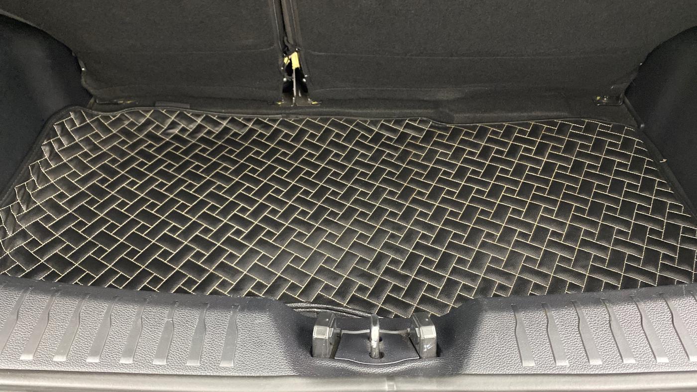 2024 Mahindra XUV 3XO AX5 1.2 L TCMPFI AT, Petrol, Automatic, 16,424 km, Boot Inside