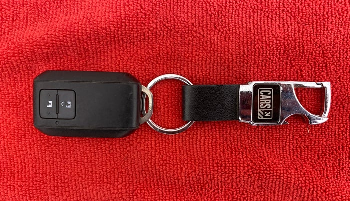 2020 Toyota Glanza G, Petrol, Manual, 50,209 km, Key Close Up